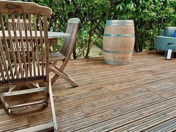 Les beaux jours arrivant un client de Bordeaux a aménagé sa terrasse en pin maritime