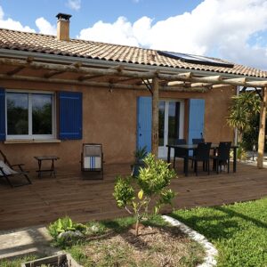 Pergola en bois + lames de terrasse en pin