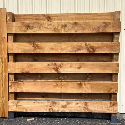 Clôture en planches traitées