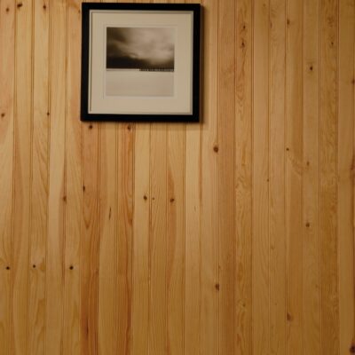 Lambris petits noeuds mouchette pin maritime