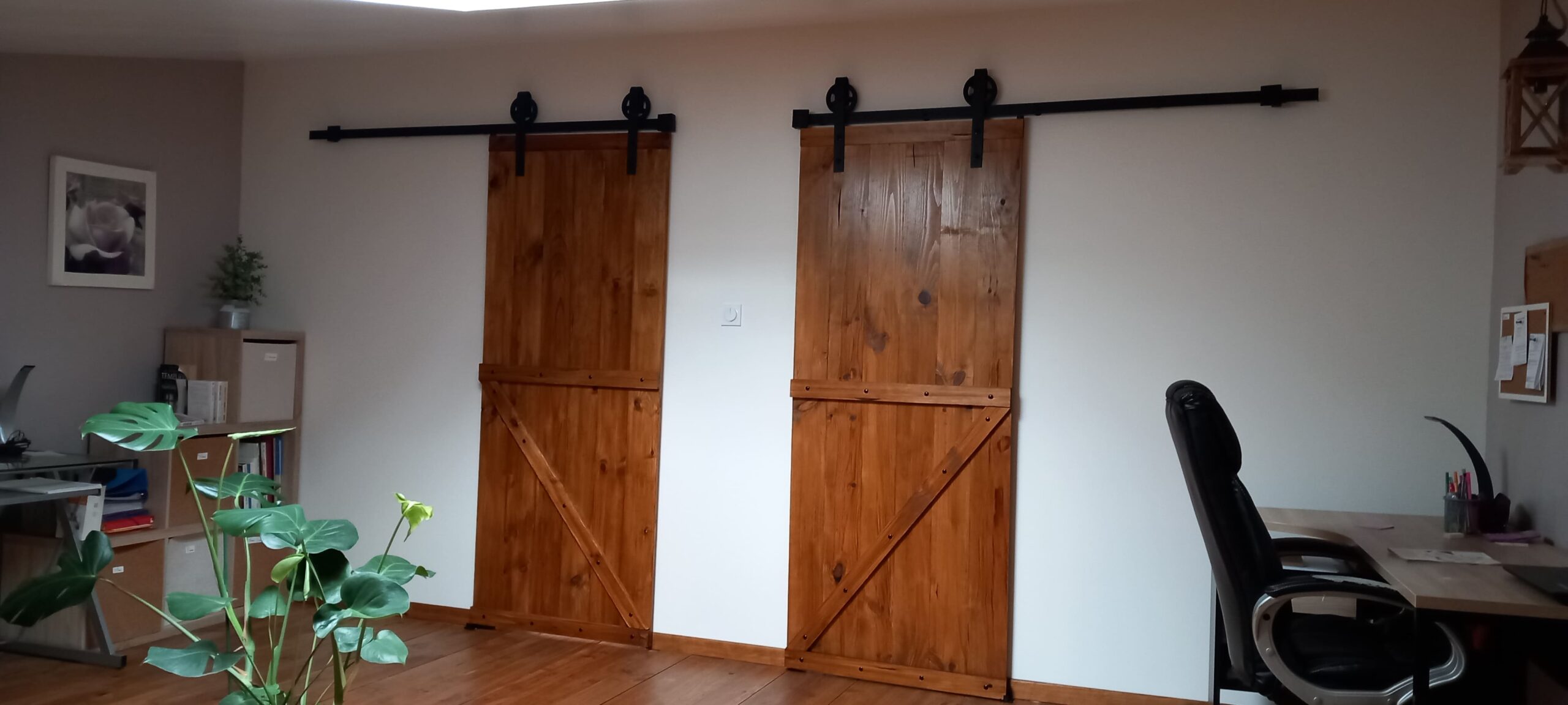 Portes coulissantes en volige rainure et languette