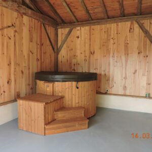 Salon en revêtement brut de sciage