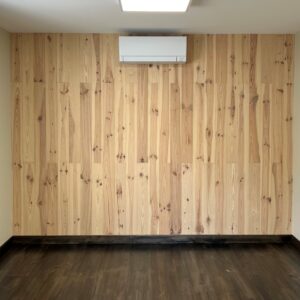 Salon en revêtement brut de sciage